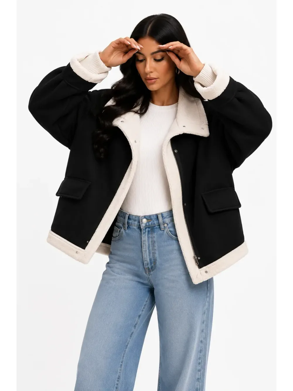 Jaqueta Feminina Bomber Oversized com Debrum Contrastante e Bolsos — Preto